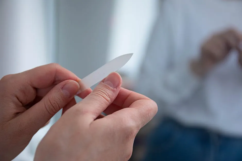 Skøre negle – årsager, behandling og tips der virker
