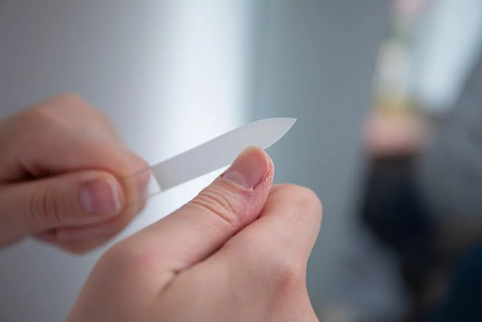 Neglefil bruges under neglebehandling — forsigtighed forebygger hvide pletter